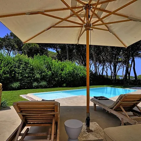 Teodora Villa *