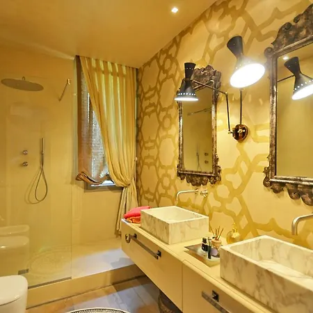 Teodora Villa *