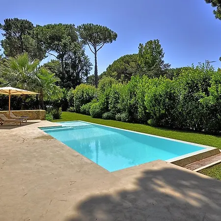 Teodora Villa